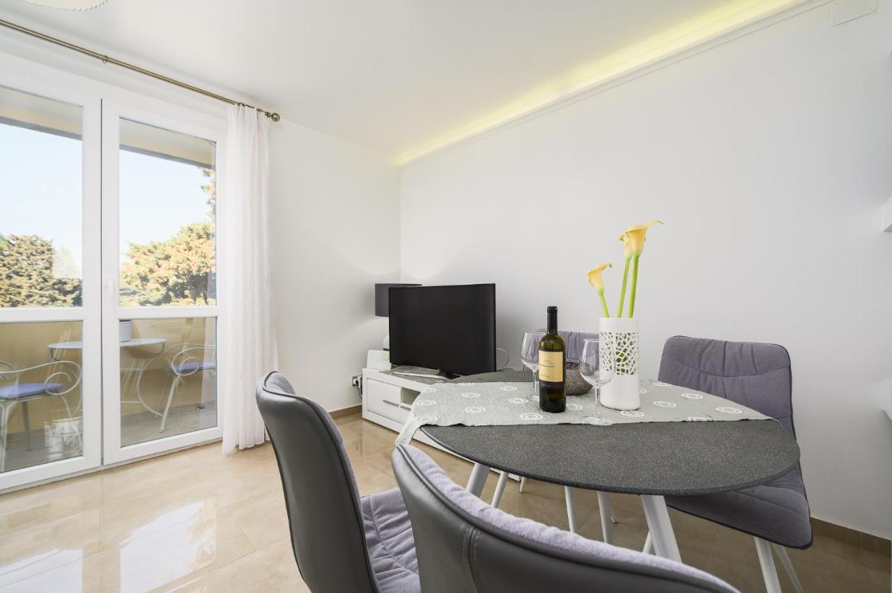 Premium Apartment Peschiera Porec Exterior photo